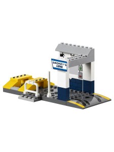 Лего 10743 Гараж Смоуки Lego Juniors