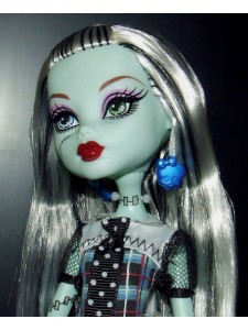 Кукла Monster High Фрэнки Штейн С питомцем BBC43
