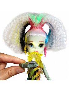 Кукла Monster High Фрэнки Штейн Под напряжени DVH72